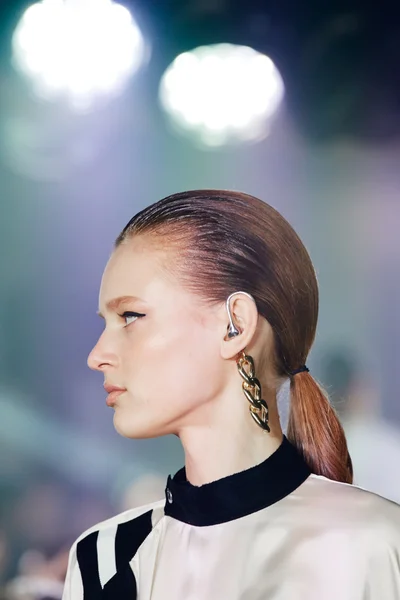 Look 72